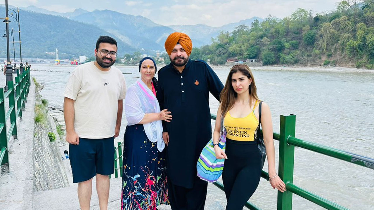 Navjot Singh Sidhu: ఫ్యామిలీతో రిషికేశ్‌లో న‌వ‌జ్యోత్ సింగ్ సిద్దూ