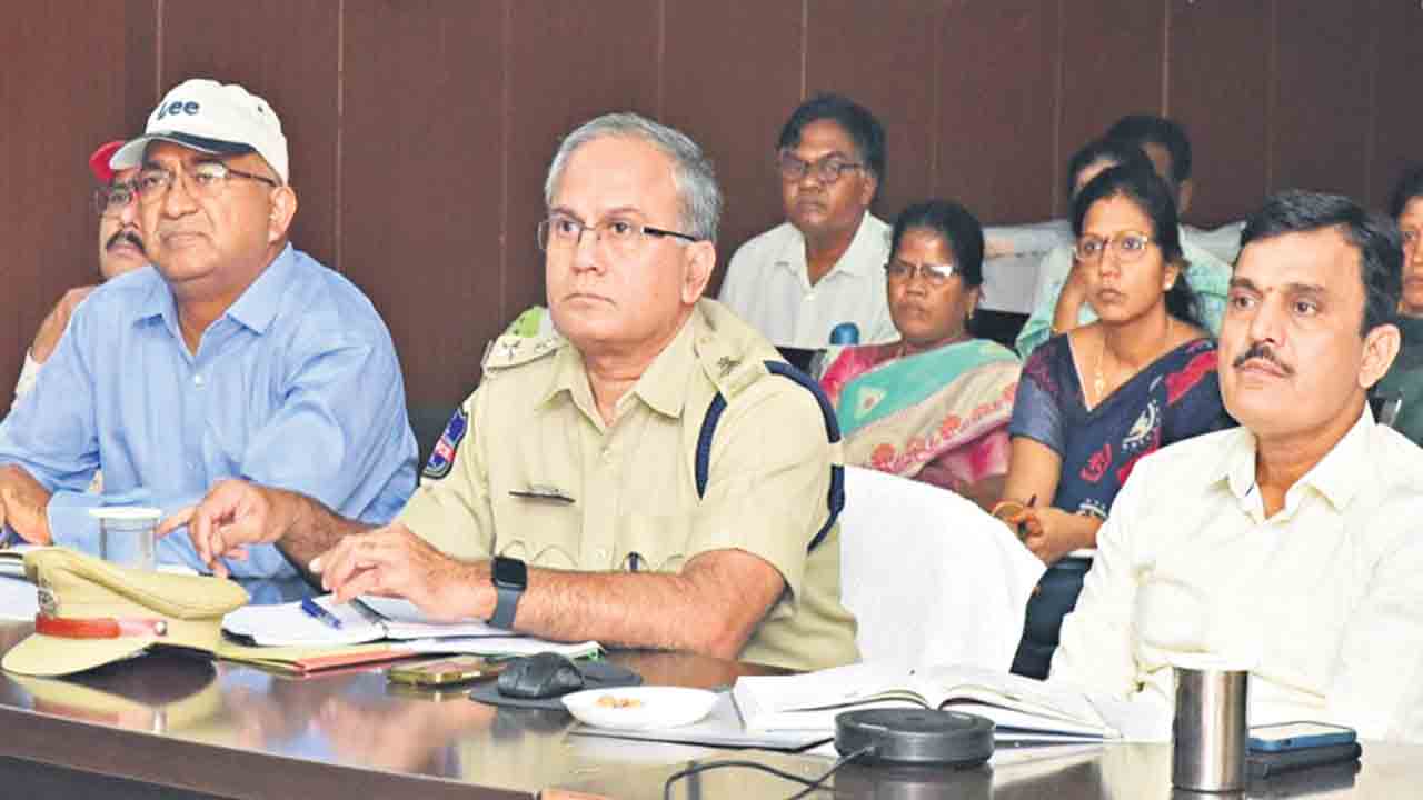 నకిలీ విత్తనాలను అరికట్టాలి