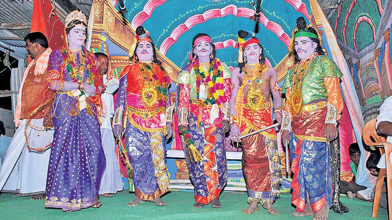 నాటకాలు నయా ట్రెండ్‌