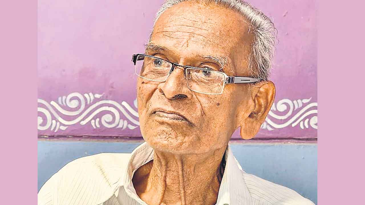 మామిడి హరికృష్ణకు పితృవియోగం