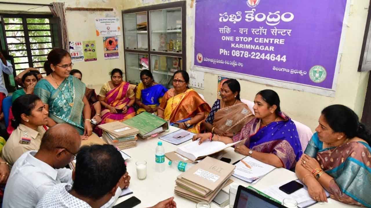 Sunitha Laxma reddy |  ఆడపిల్లను ఎదగనిద్దాం.. మగ పిల్లలతో సమానంగా గుర్తించినపుడే స్వావలంబన: సునీతా లక్ష్మారెడ్డి