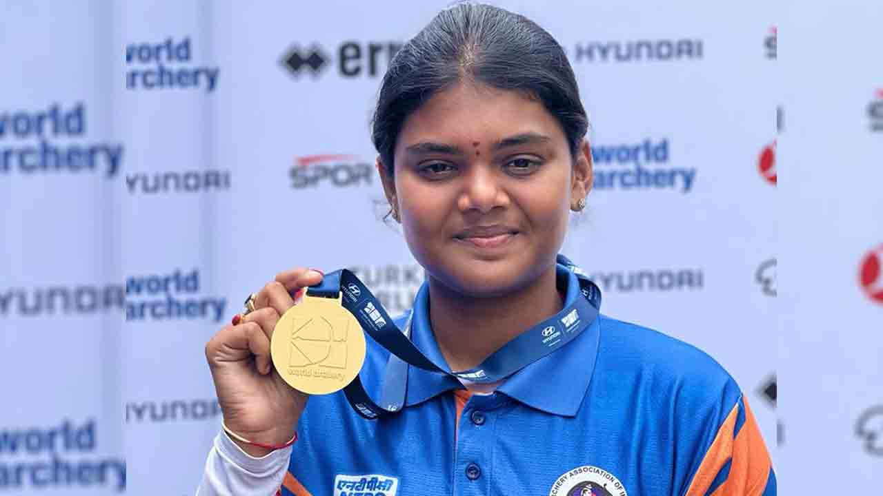 జ్యోతి, ఓజాస్‌ జోడీకి స్వర్ణం