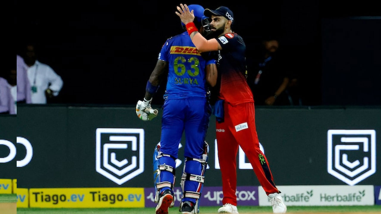 IPL 2023: సూర్య ఔటై వెళ్తుంటే.. హత్తుకుని మెచ్చుకున్న కోహ్లీ.. వీడియో