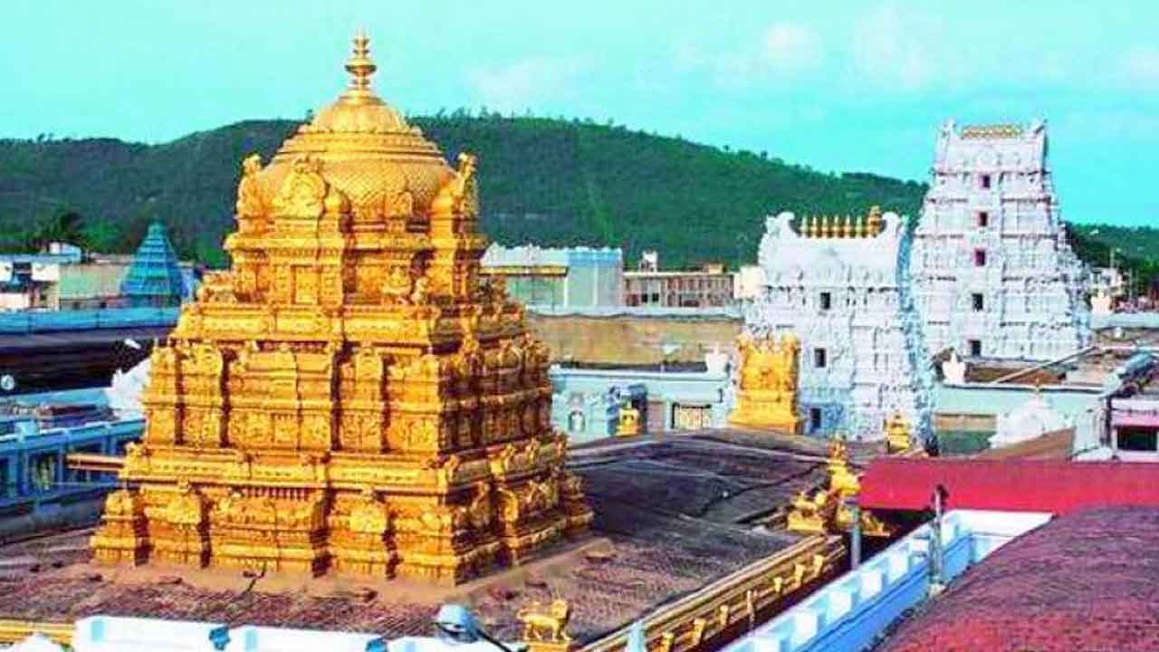 Tirumala | తిరుమలలో కొనసాగుతున్న భక్తుల రద్దీ ..శ్రీవారి సర్వదర్శనానికి 10 గంటల సమయం