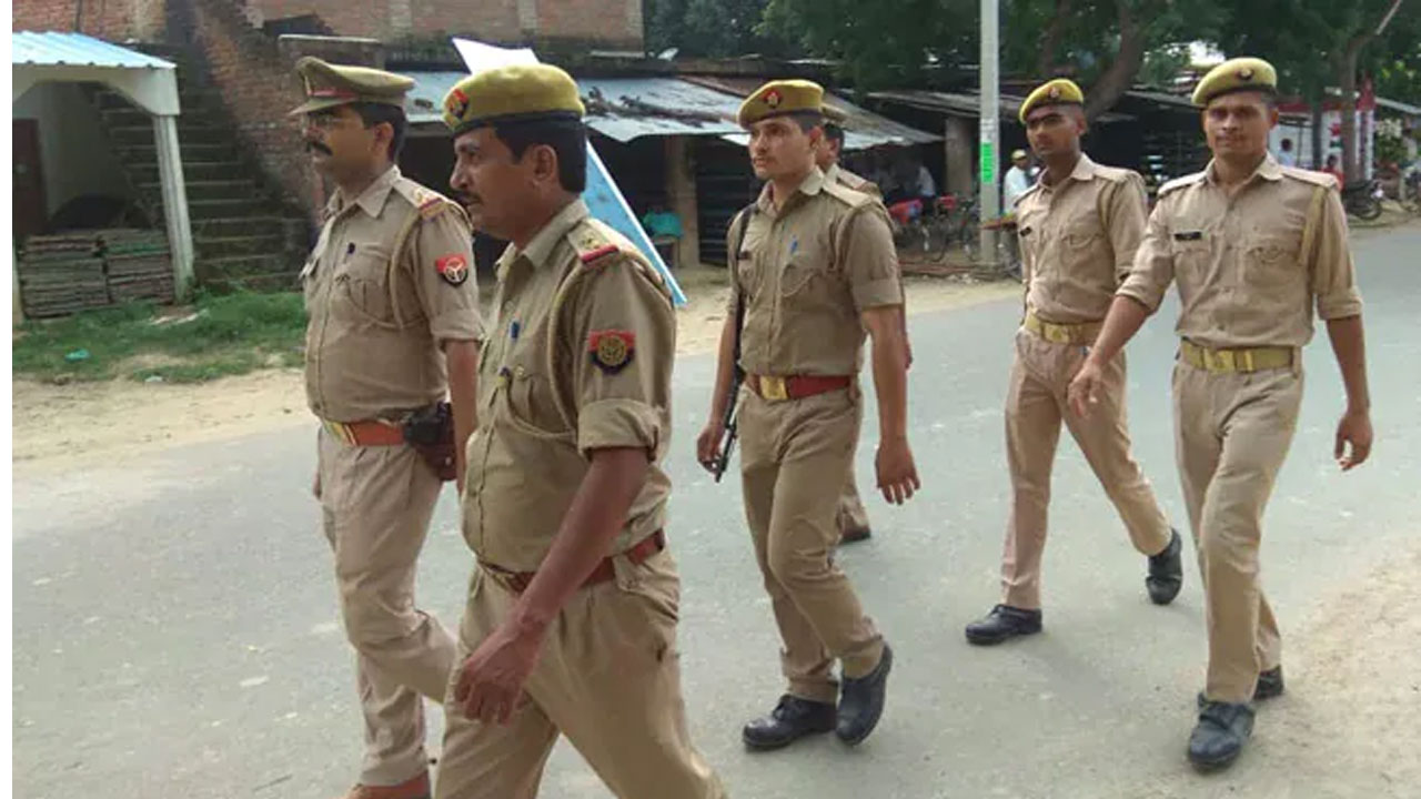 Girls Molested: 18 మంది మైన‌ర్ అమ్మాయిల‌ను వేధించిన యూపీ టీచ‌ర్‌