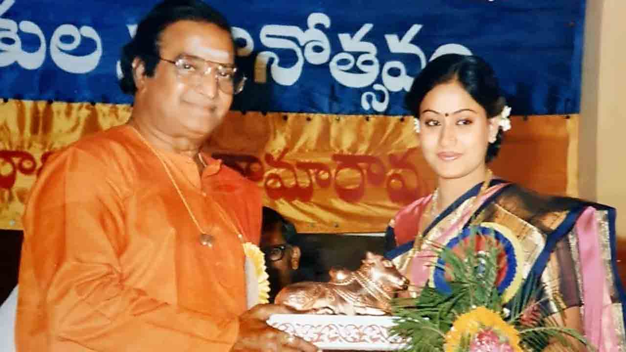NTR | ఆనాడు ఇంటికొచ్చి మరీ ఎన్టీఆర్‌ సారీ చెప్పారు.. అది ఆయన గొప్పదనం : విజయశాంతి