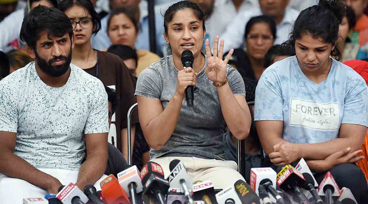 Vinesh Phogat | ఈరోజు మాట్లాడకుంటే.. మా అమ్మ పడిన కష్టమంతా వృథానే? : వినేశ్ ఫోగట్