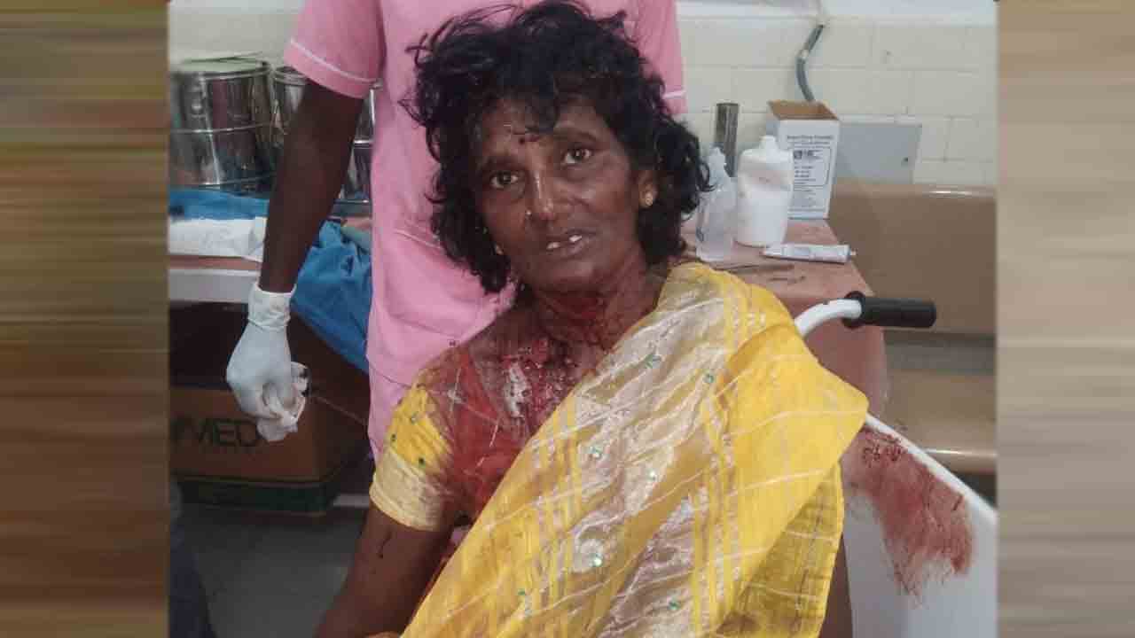 నగలు దోచి.. దాడి చేసి