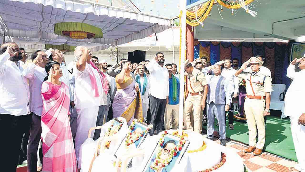 ఆరంభం.. అదుర్స్‌