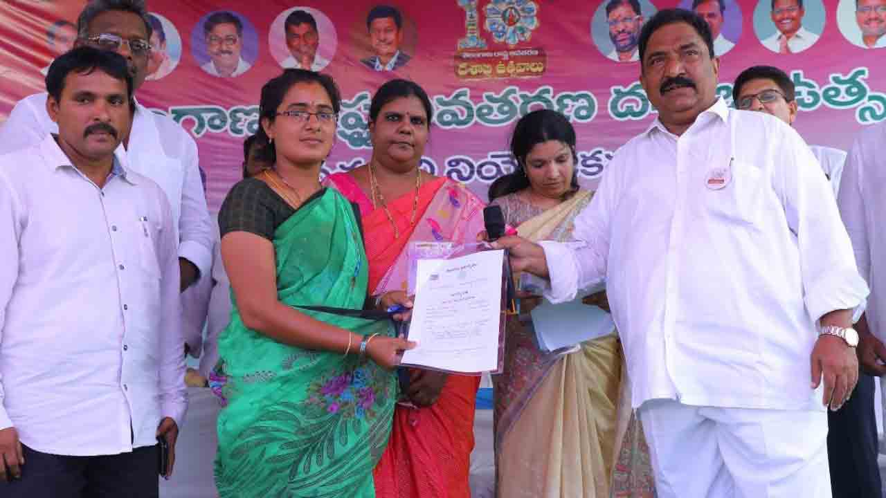 సంక్షేమ ప్రదాత సీఎం కేసీఆర్‌