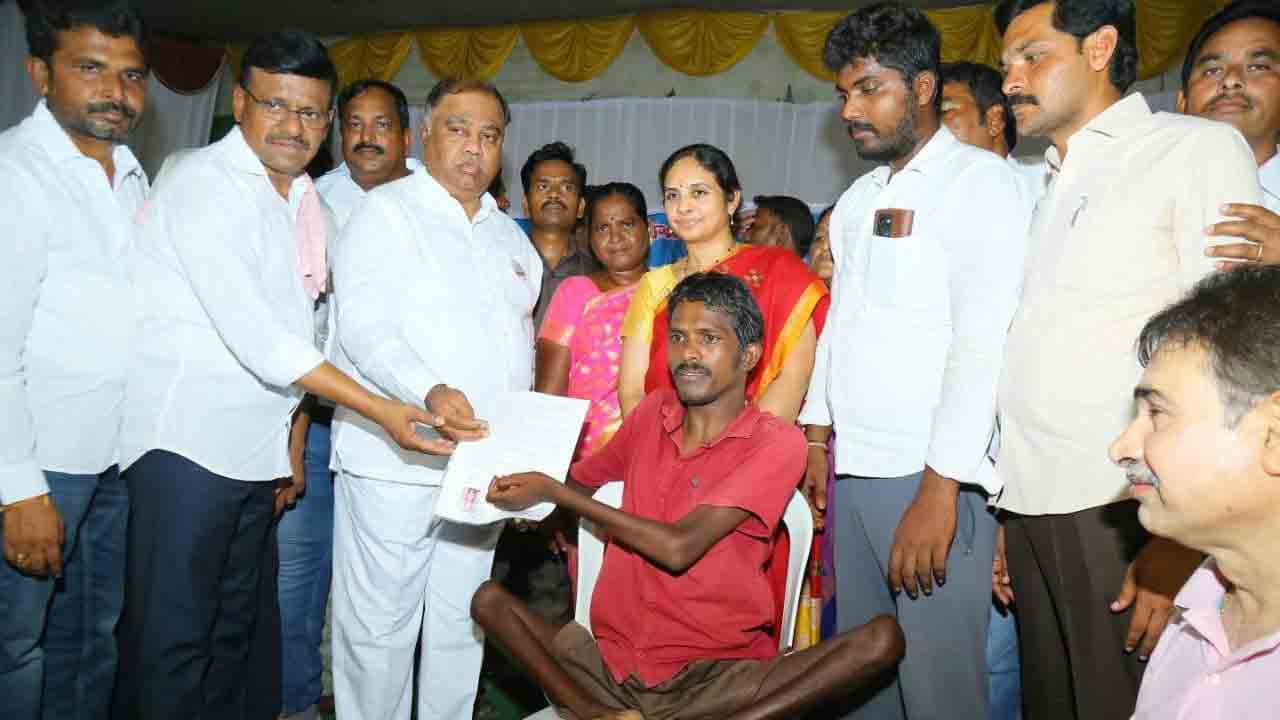 సబ్బండ వర్గాలకు సంక్షేమ ఫలాలు