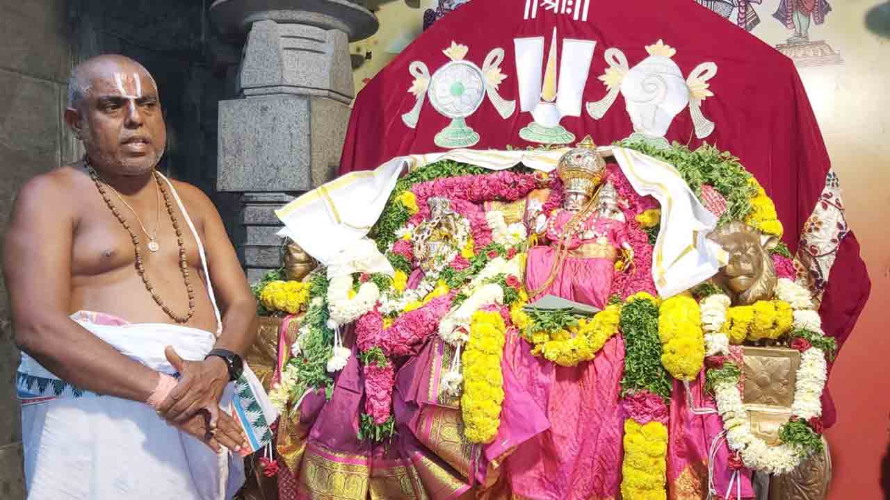 యాదగిరిగుట్టలో వైభవంగా నిత్యోత్సవాలు