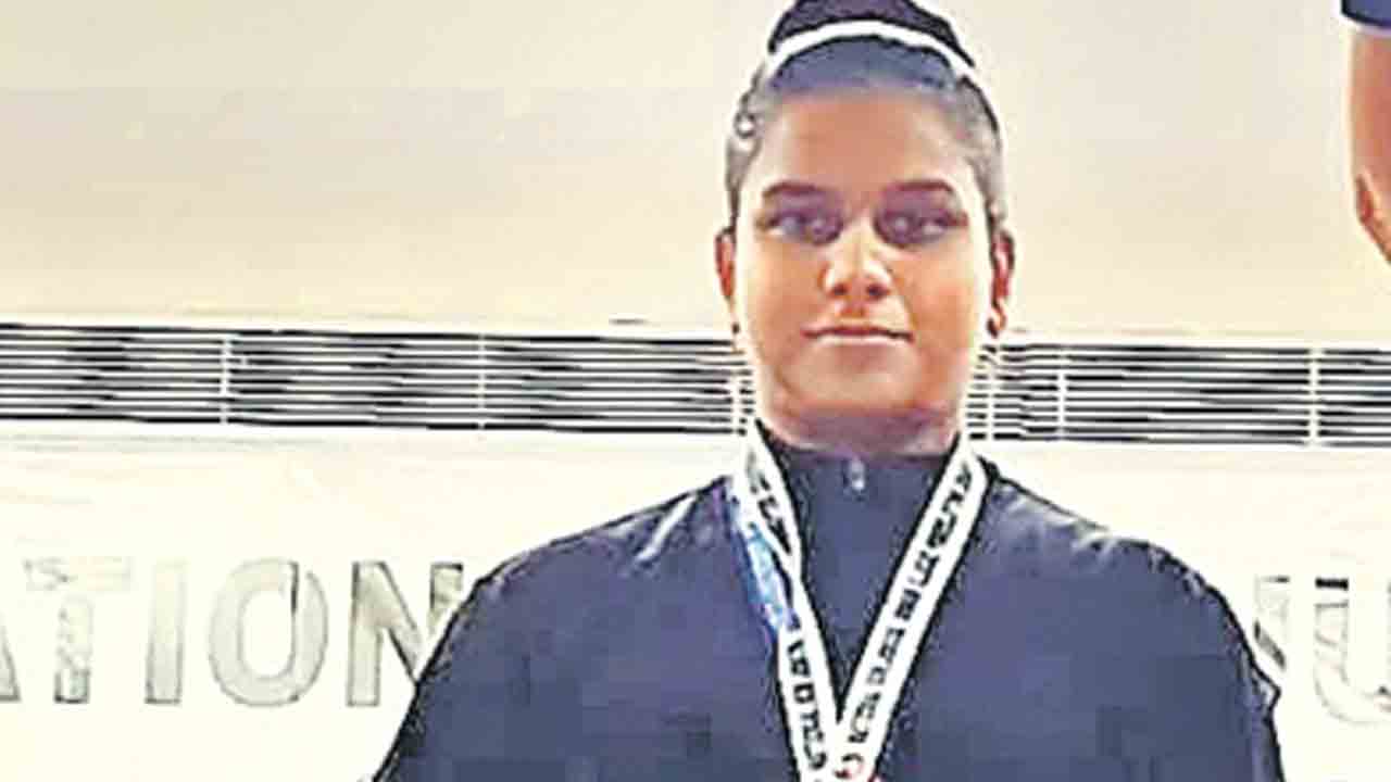 సుమైరా అదుర్స్‌