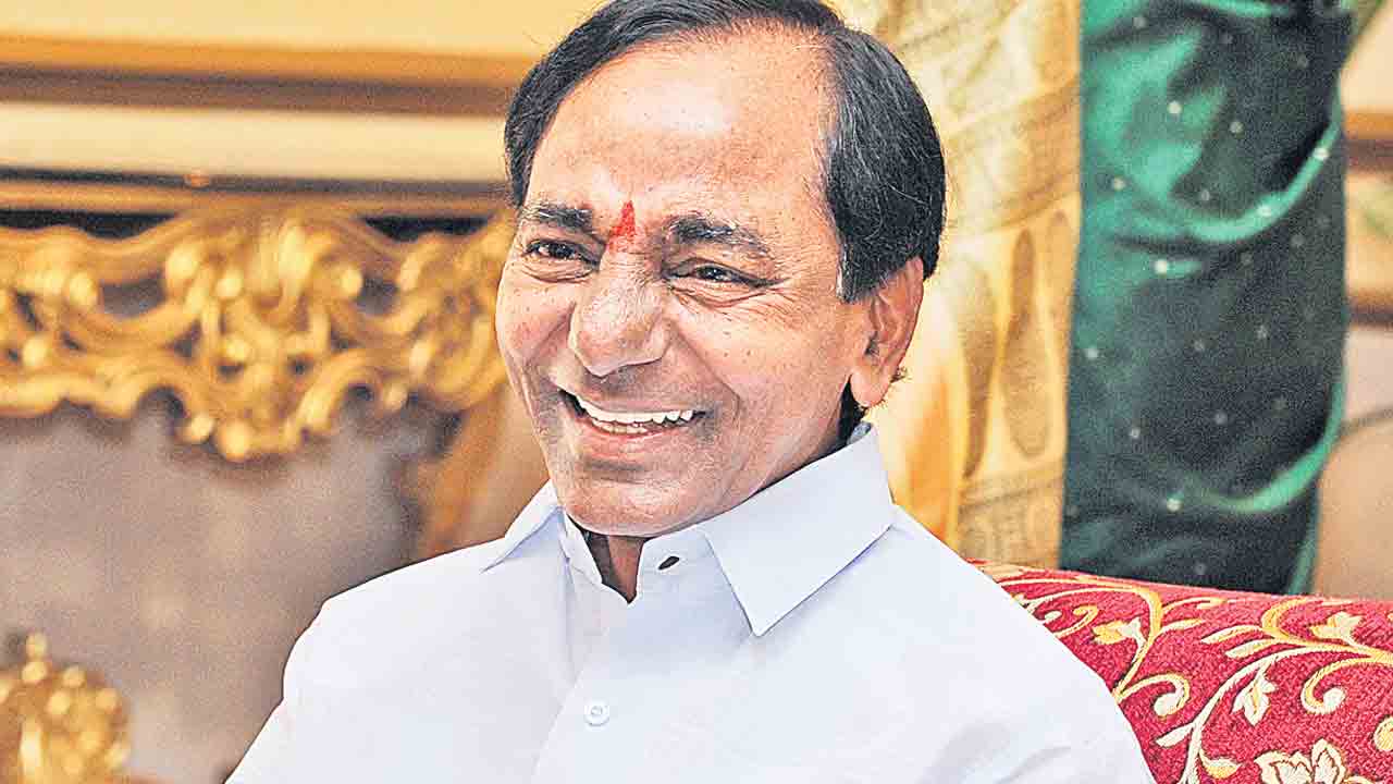 CM KCR |  ఇటు సంక్షేమం.. అటు అభివృద్ధి.. సబ్బండ వర్గాలను సమానంగా ఆదరిస్తున్న తెలంగాణ సర్కార్‌