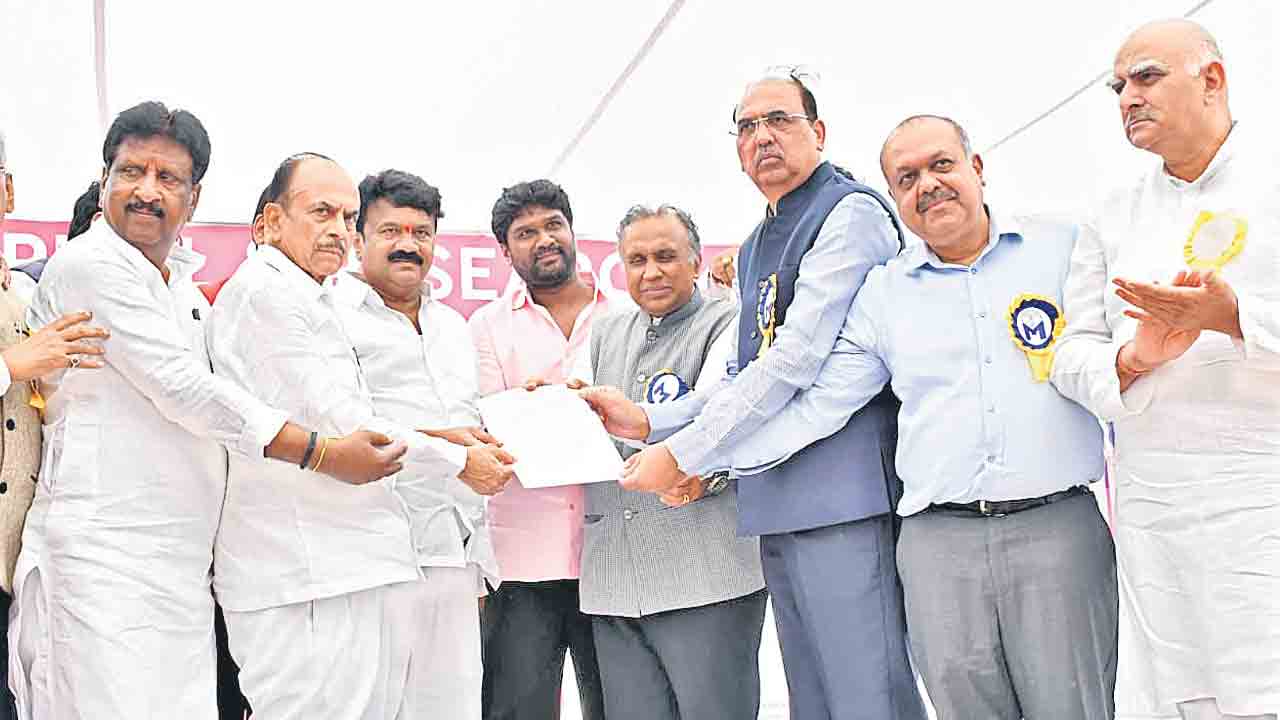 మహావీర్‌ సేవలు ఎంతో విలువైనవి