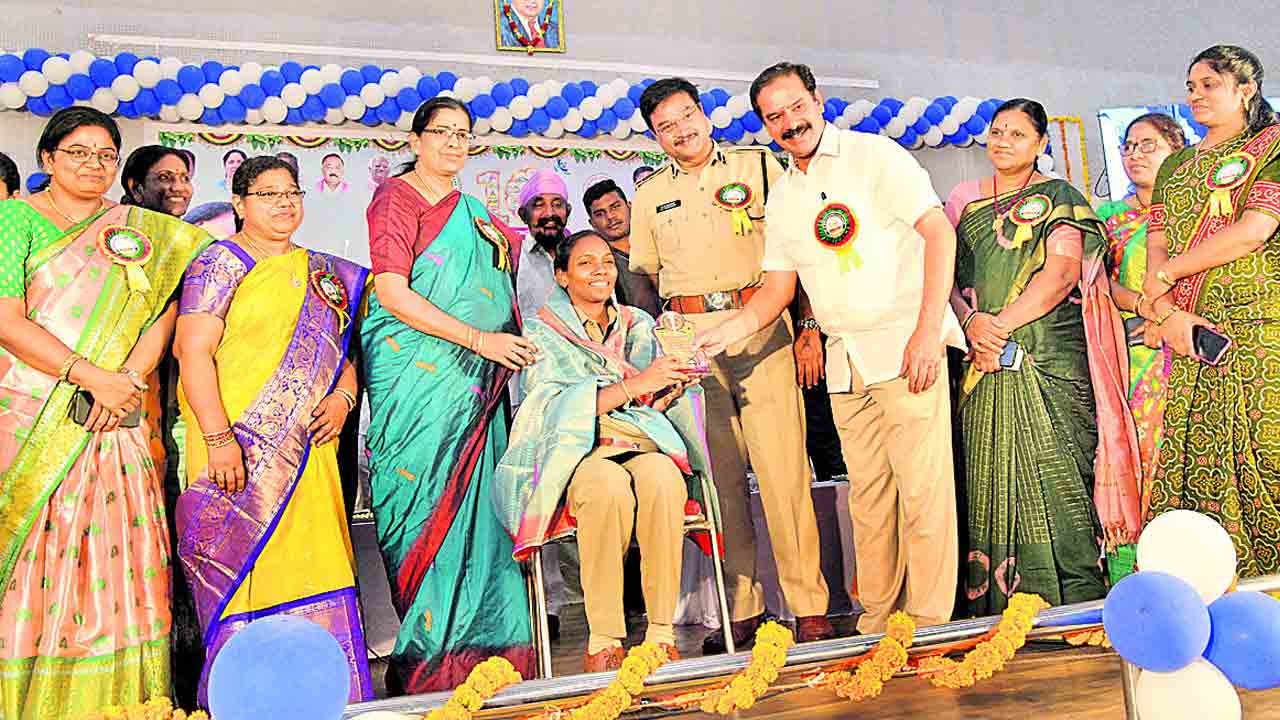 అతివల కోసం విప్లవాత్మక పథకాలు