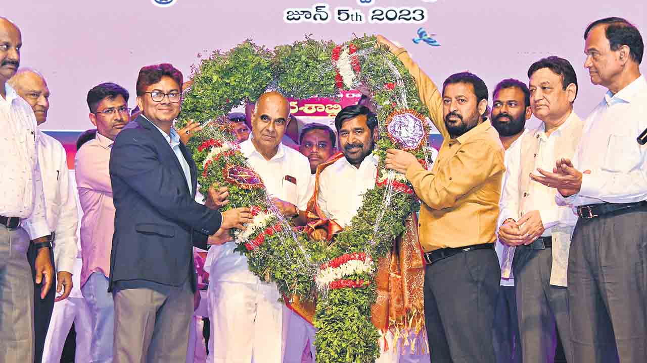 వెలుగులు కేసీఆర్‌తోనే