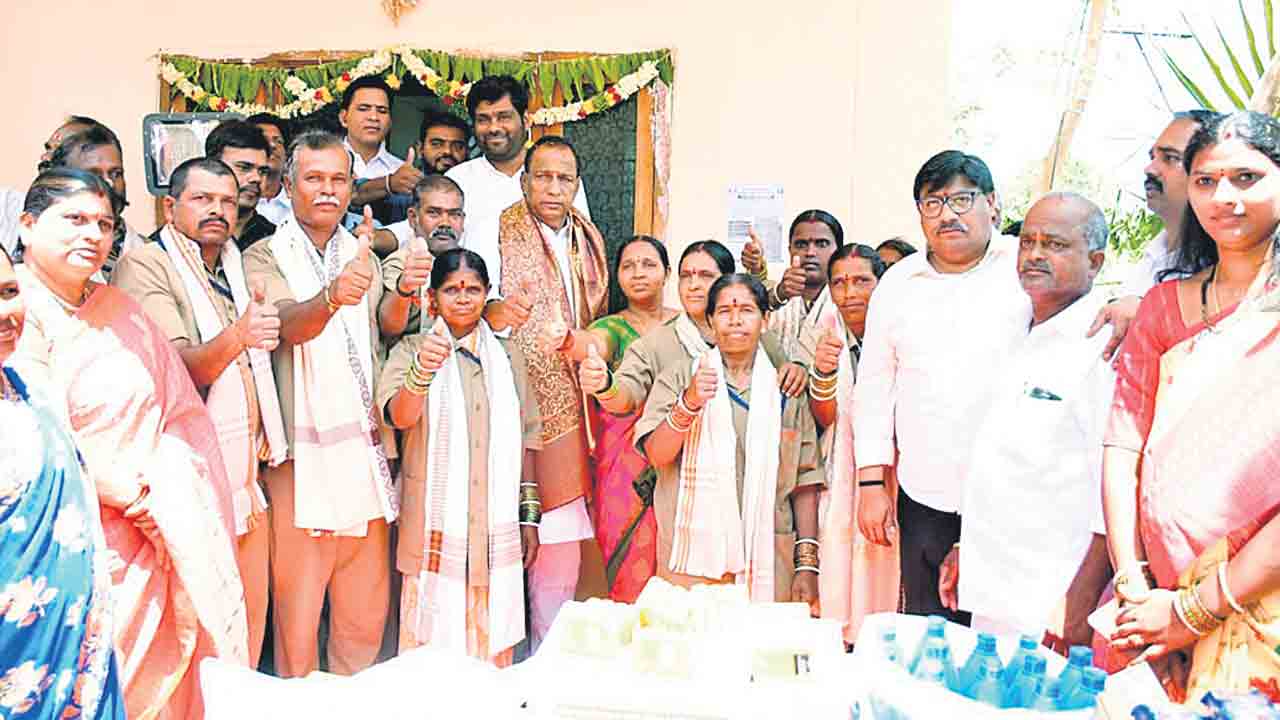 పల్లె మురిసె