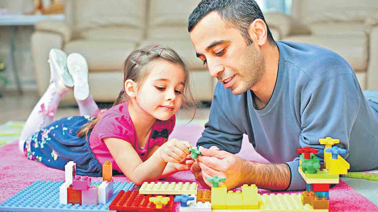 Fathers day |  నాన్నంటే నీలాకాశం.. అప్పటికీ.. ఇప్పటికీ..ఎప్పటికీ.. నాన్నే చాలామందికి రోల్‌ మాడల్‌