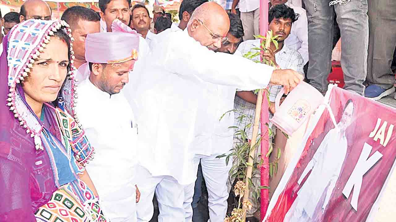 స్వరాష్ట్రంలోనే గిరిజన తండాల అభివృద్ధి