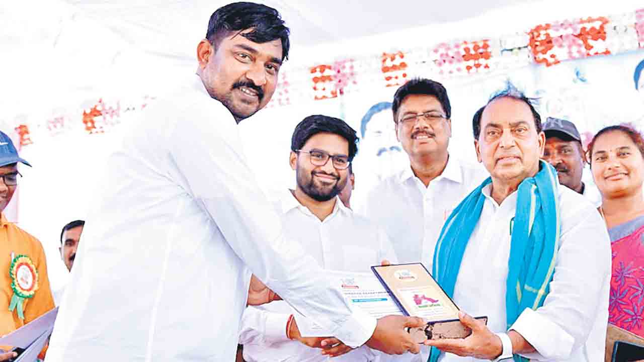 మిషన్‌ భగీరథ దేశానికే ఆదర్శం