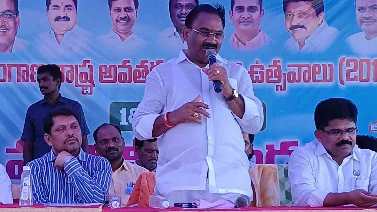 ఫ్లోరైడ్‌ నీళ్లు తాగినోళ్లకు తెలుసు నీళ్ల పండుగ విలువ