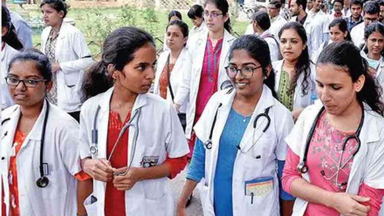 ఉచిత హాస్టల్‌ వసతితో నీట్‌ శిక్షణ