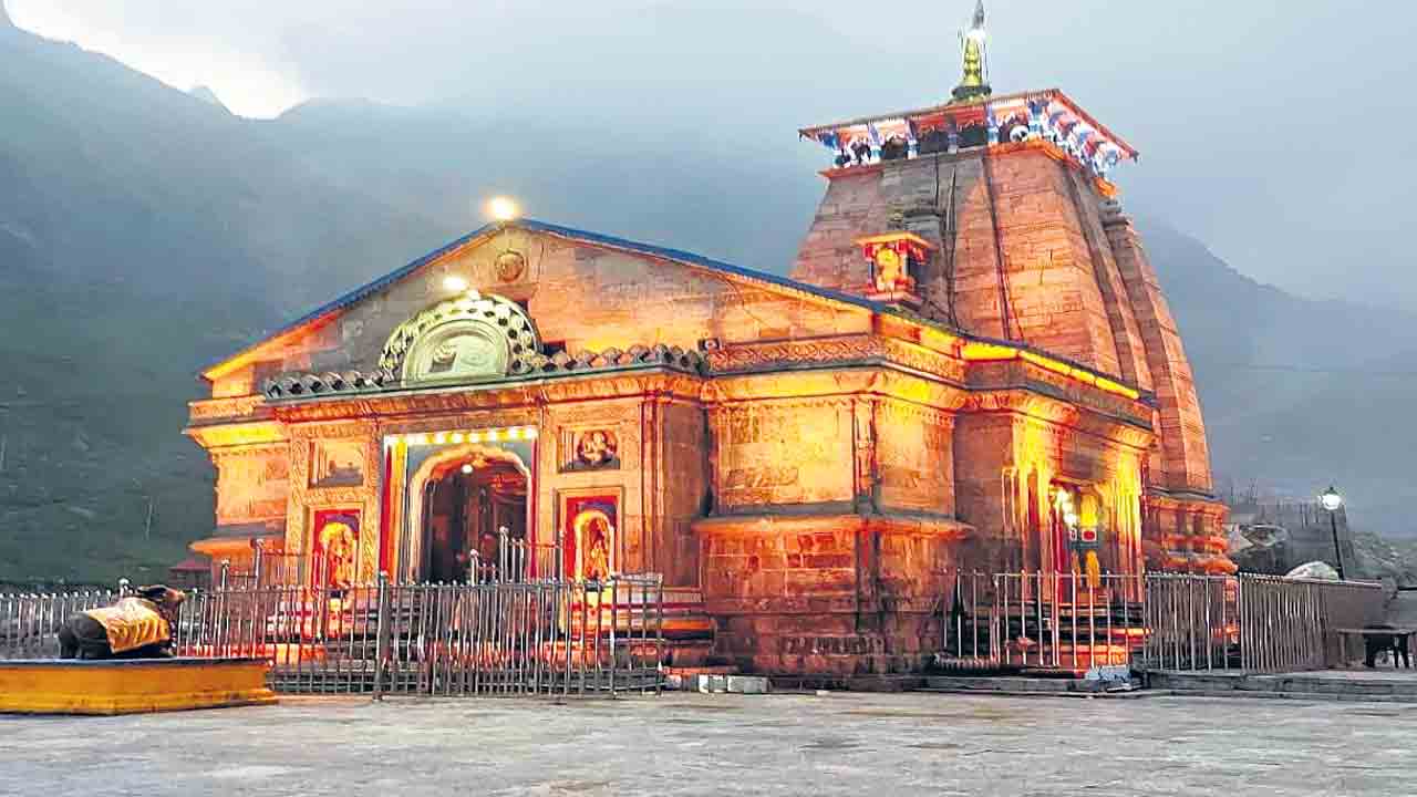 బంగారు తాపడం నిపుణుల పర్యవేక్షణలోనే..!