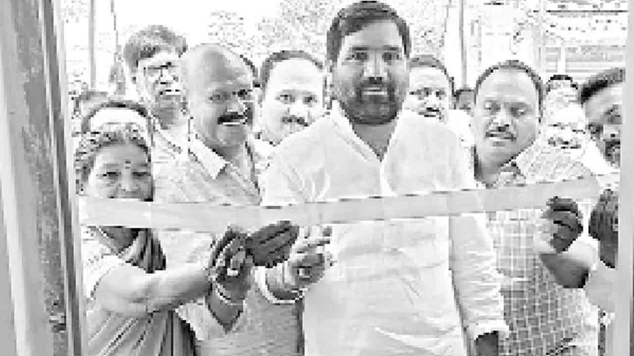 విద్యాభివృద్ధికి బీఆర్‌ఎస్‌ ప్రభుత్వం కృషి