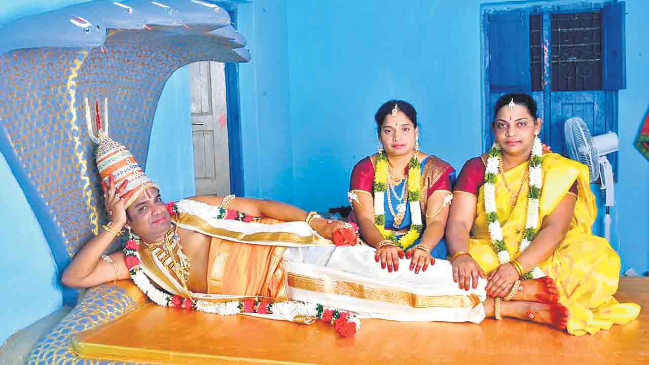 నకిలీ స్వామి లీలలు