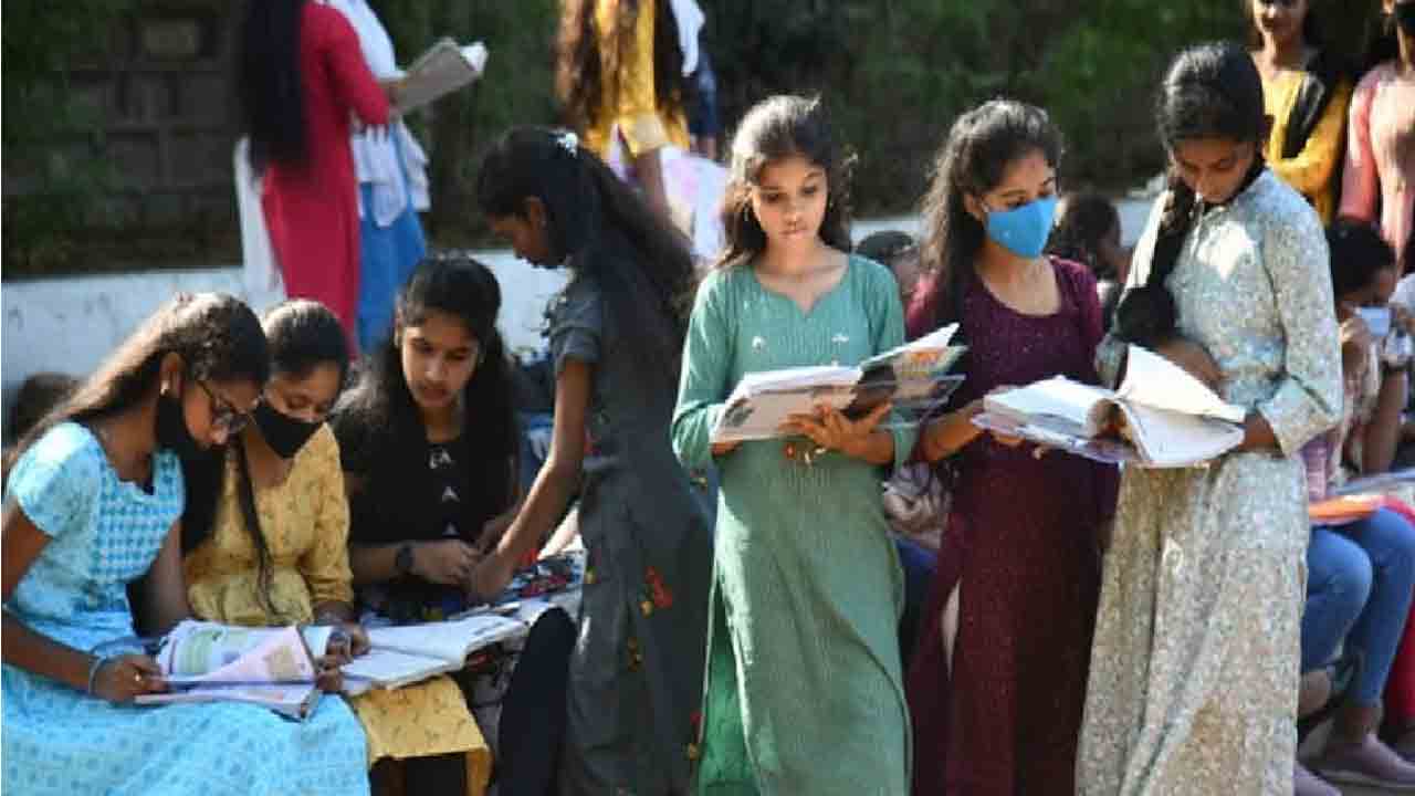 ఇంటర్మీడియట్‌లో ఇంగ్లిష్‌ ప్రాక్టికల్స్‌