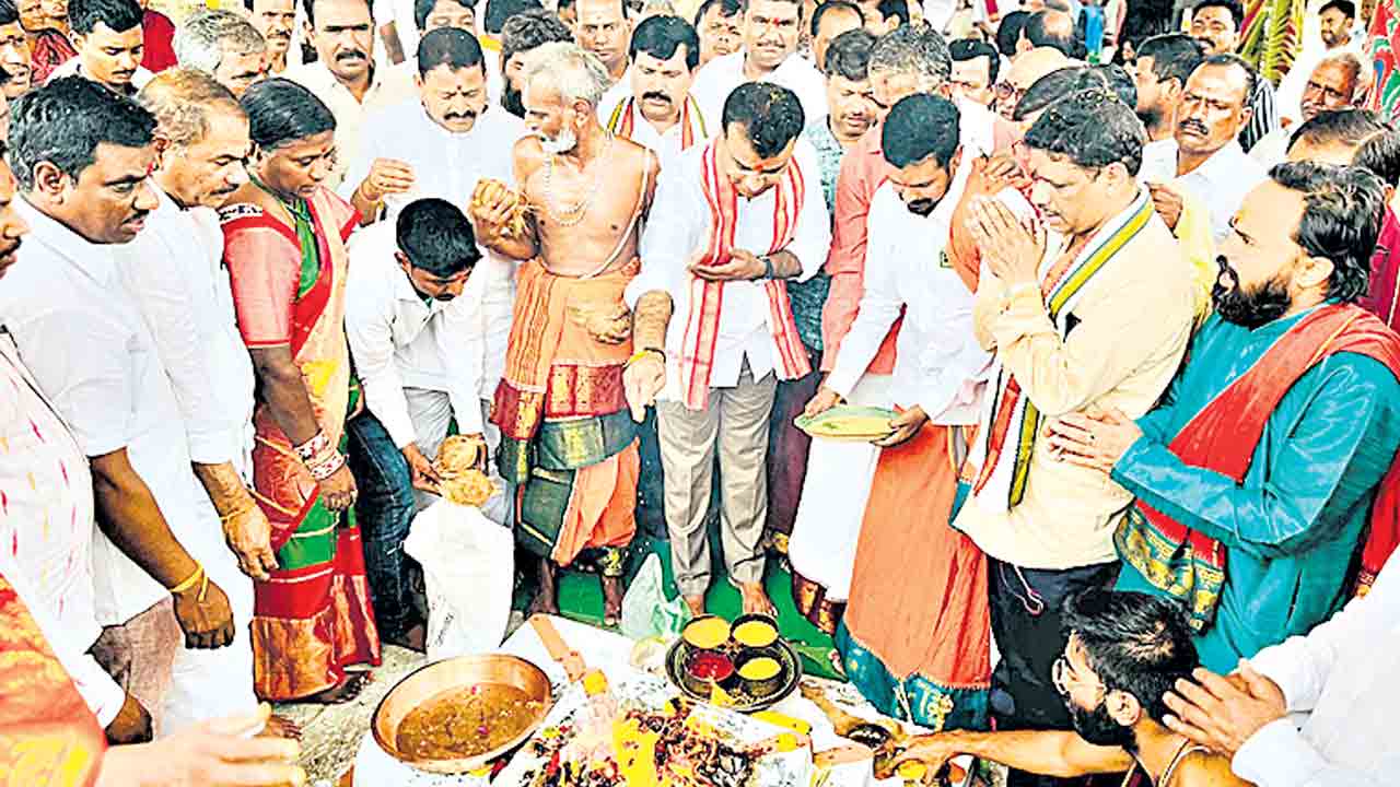 వెల్లివిరిసిన ఆధ్యాత్మిక సౌరభం