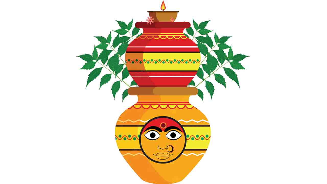 నేటి నుంచి ఆషాఢ బోనాలు.. గోల్కొండ కోటలో తొలి బోనం సమర్పణ