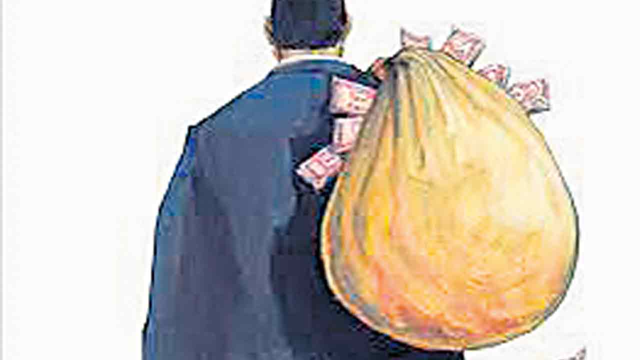 Bank Defaulters |  ఎగవేతదార్లు 16 వేలపైనే.. మొత్తం బాకీల్లో 3.5 లక్షల కోట్ల రుణాలు వీరివే