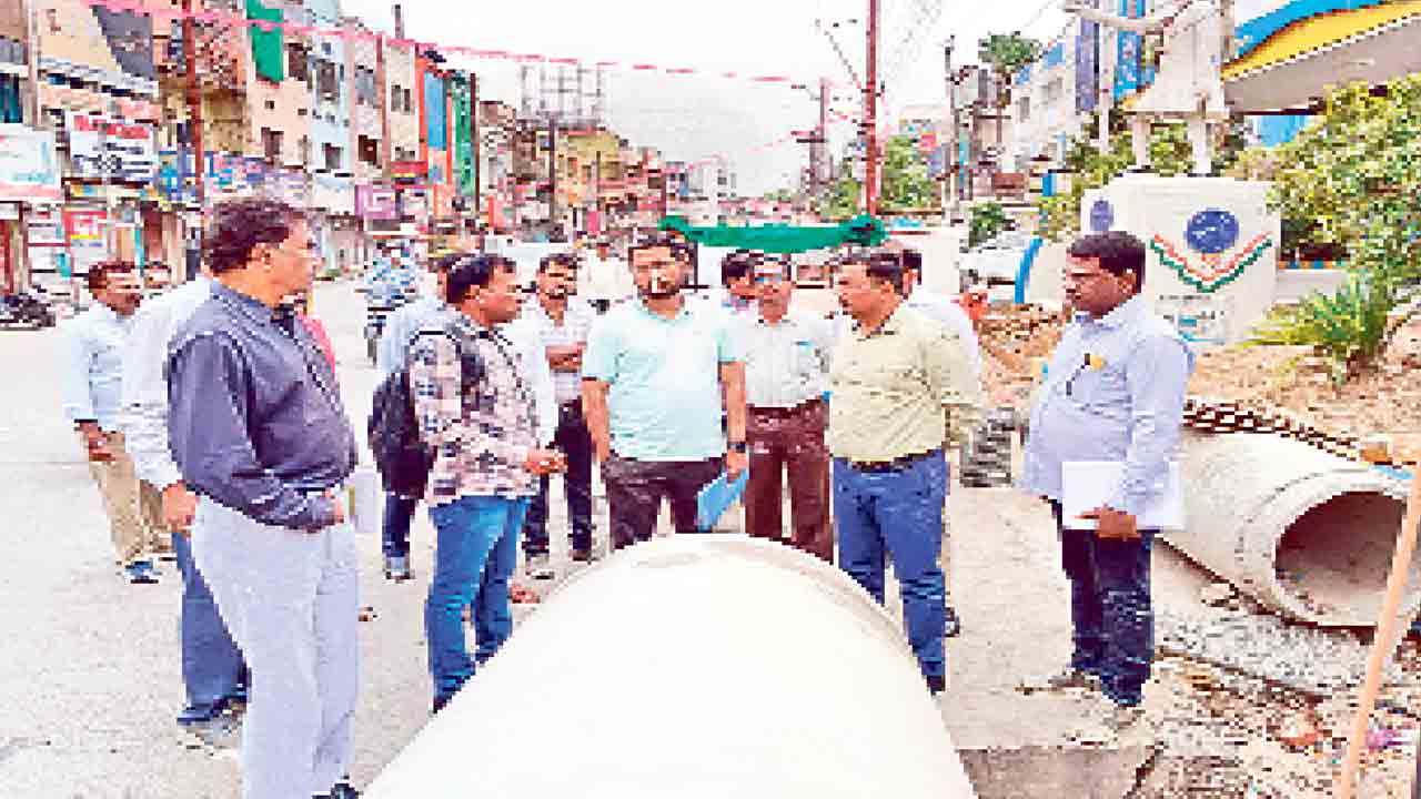 Smart city |  స్మార్ట్‌ సిటీ పనులను వేగవంతం చేయాలి