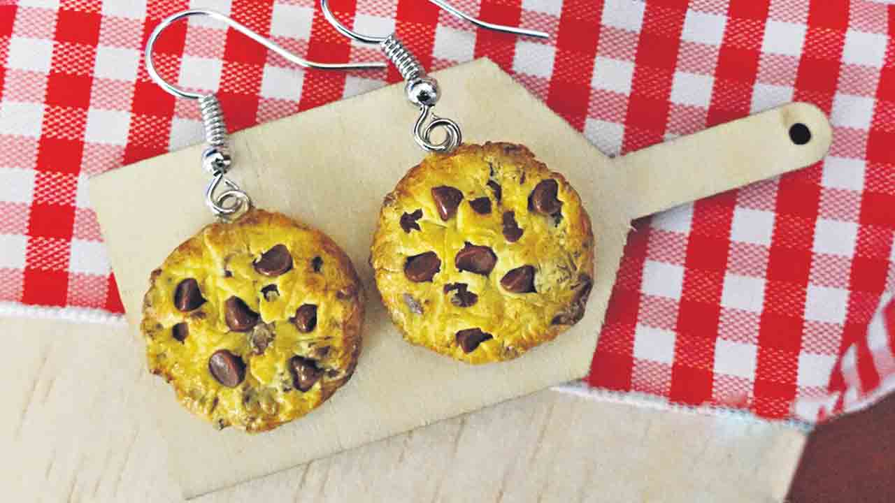 కుకీ.. చెవులకి!