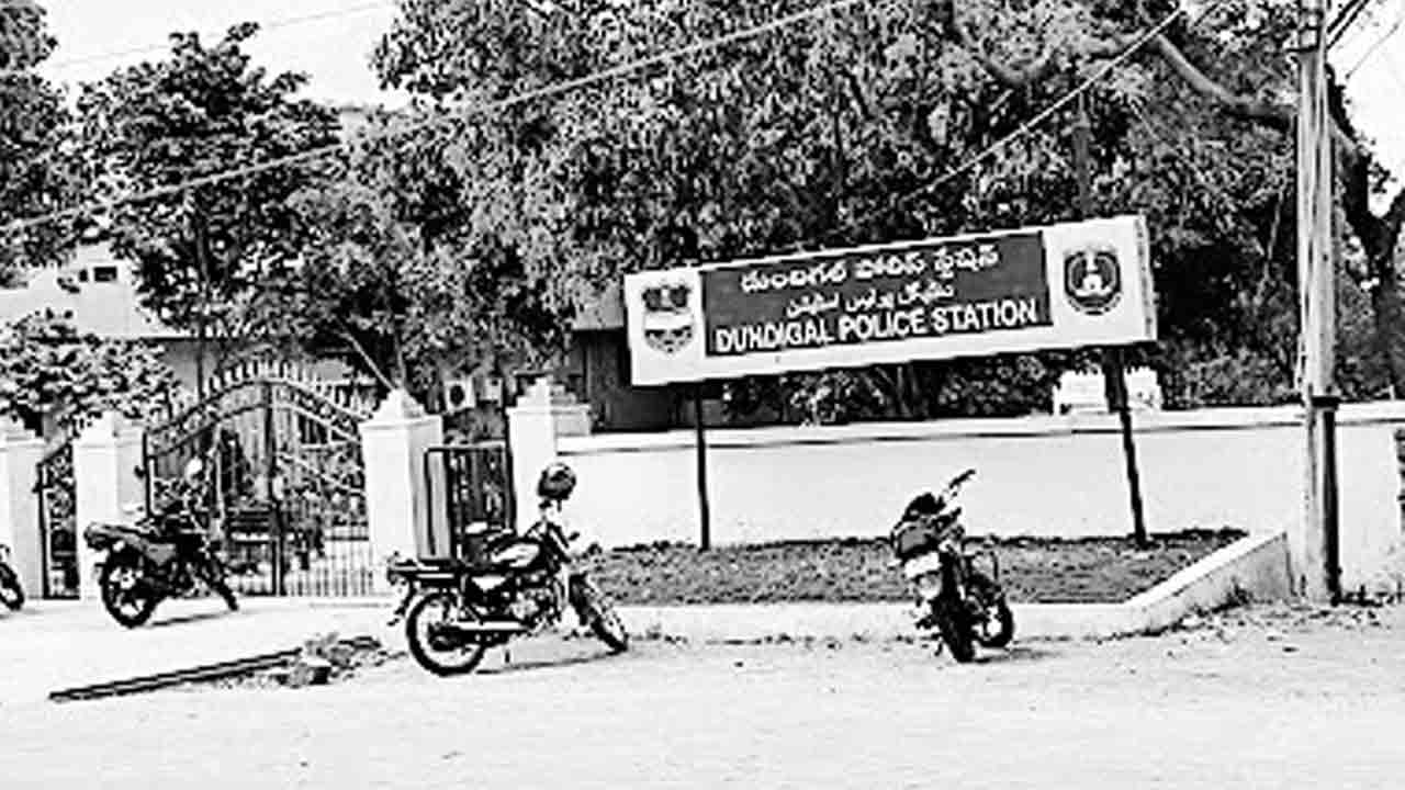 దొంగ ఎస్‌ఐ అరెస్ట్‌కు రంగం సిద్ధం