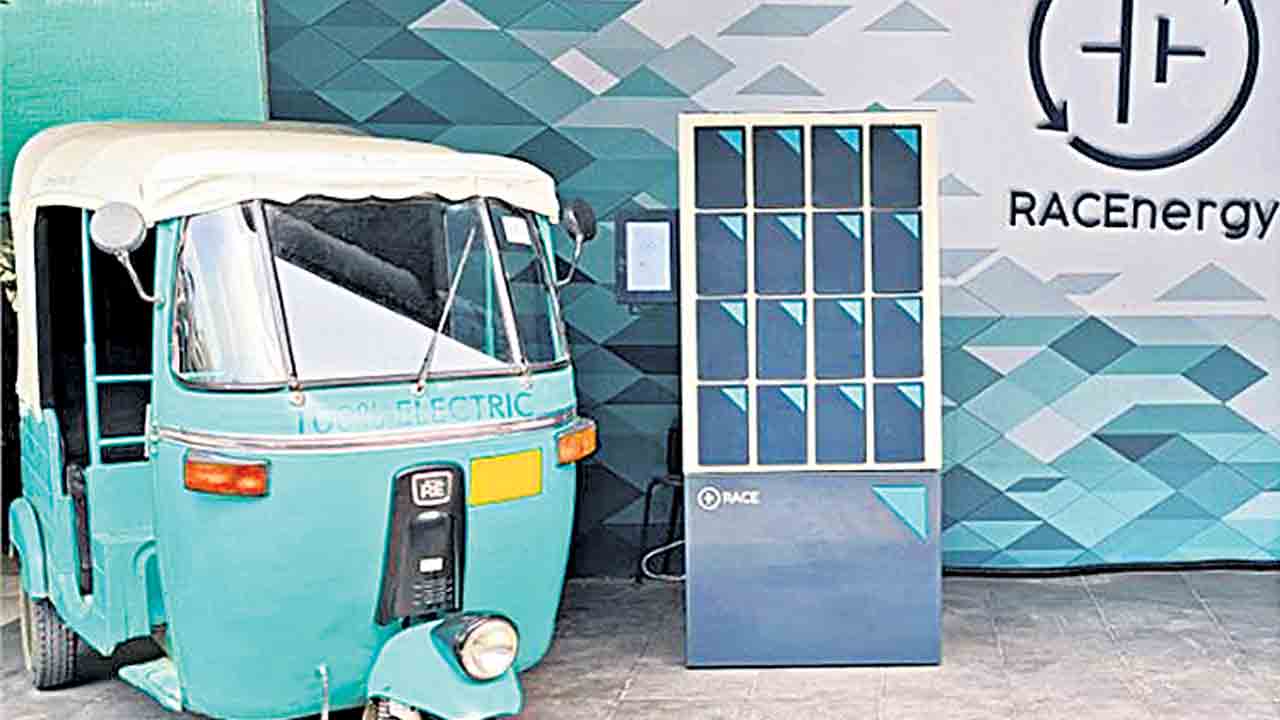 హైదరాబాద్‌లో బ్యాటరీ ప్లాంట్‌