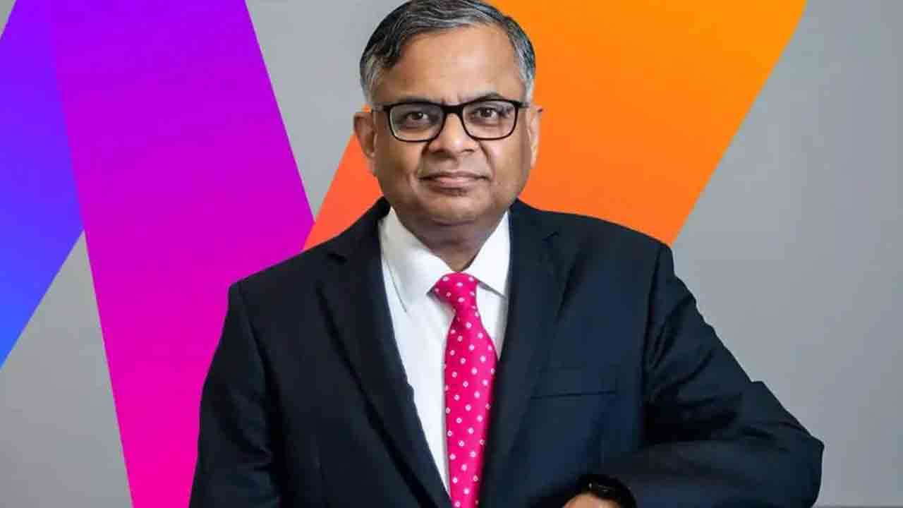 ఉద్యోగులపై వేటు