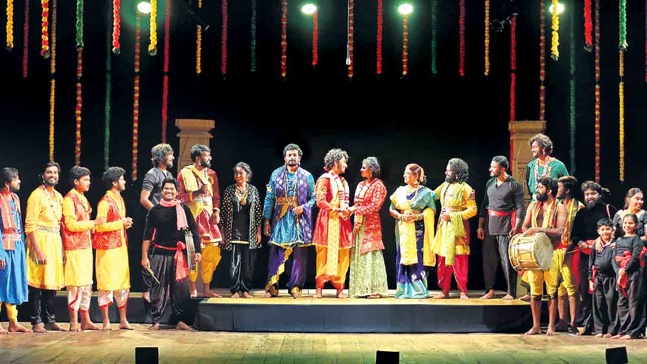 Telangana |  తెలంగాణ తల్లి నుదుట సాంస్కృతిక తిలకం