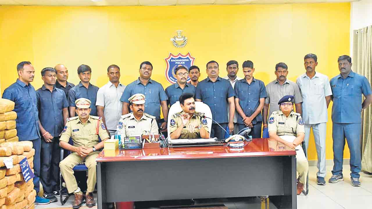 గంజాయి స్మగ్లింగ్‌ ముఠాల అరెస్టు