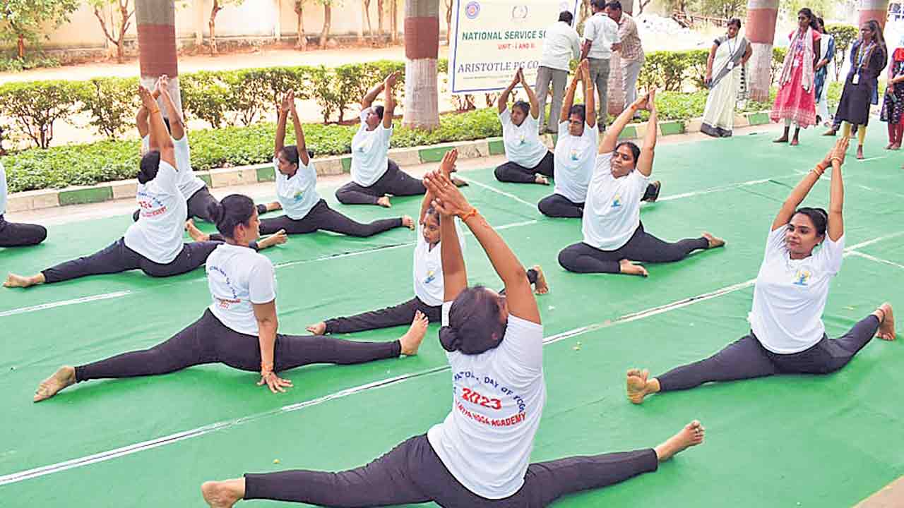 Yoga |  ప్రాణాంతక వ్యాధులు.. మానసిక ప్రశాంతతకు దివ్య ఔషధం యోగా
