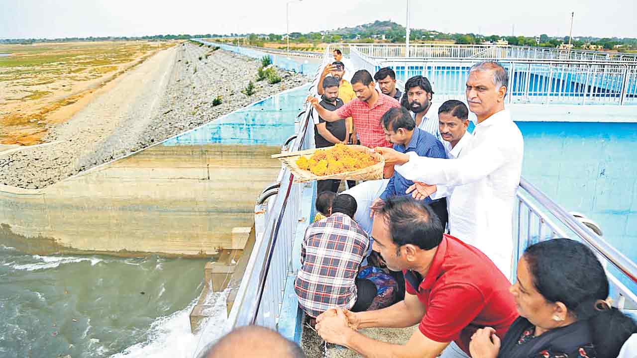 కాళేశ్వరం ఎత్తిపోత ప్రారంభం