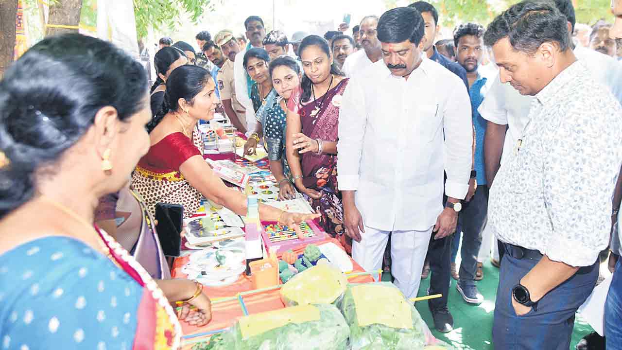 మహిళా సంక్షేమ’ సంబురం