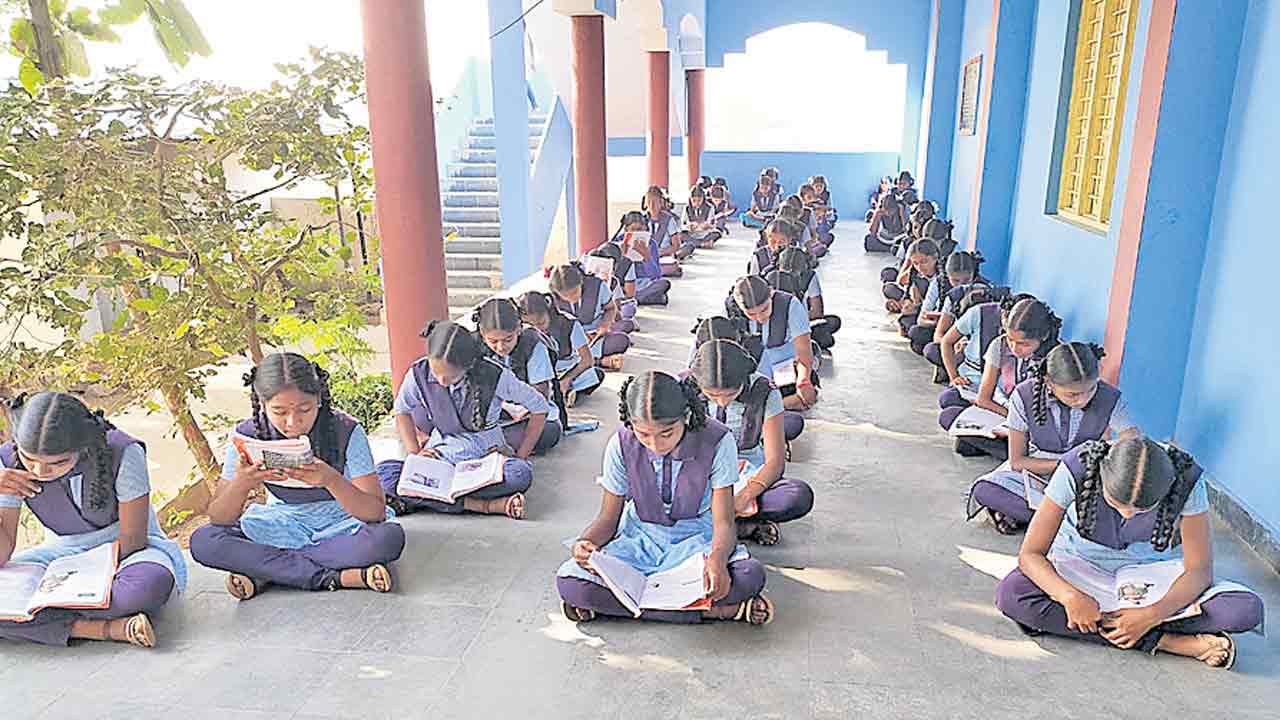 నేటి నుంచి పఠనోత్సవం