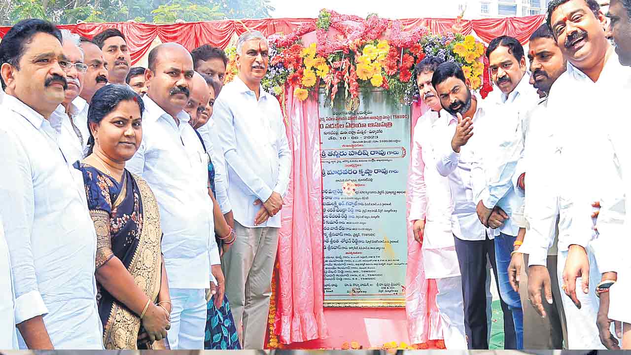 సీఎం కేసీఆర్ నాయకత్వంలో..రాష్ట్రం సర్వతోముఖాభివృద్ధి