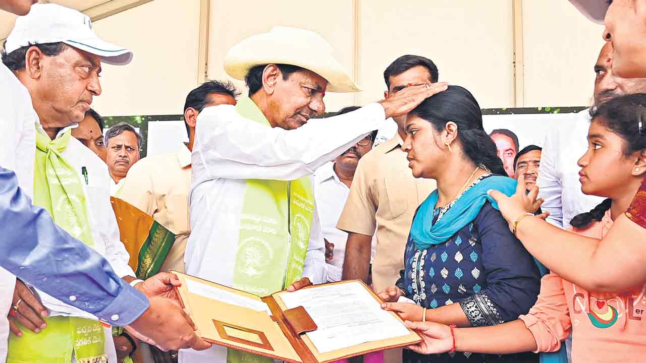 డిప్యూటీ తహసీల్దార్‌గా నాగలక్ష్మి