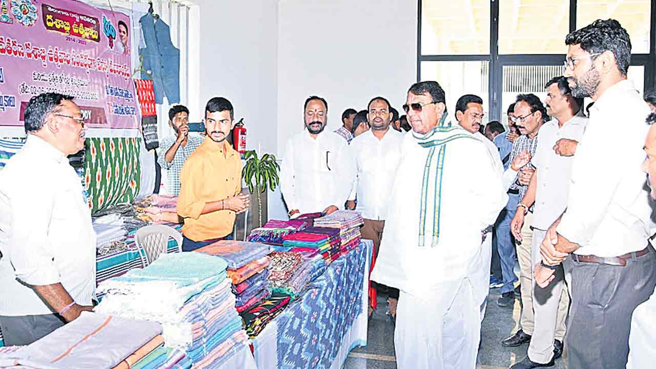 అభివృద్ధి పథంలో పారిశ్రామిక రంగం