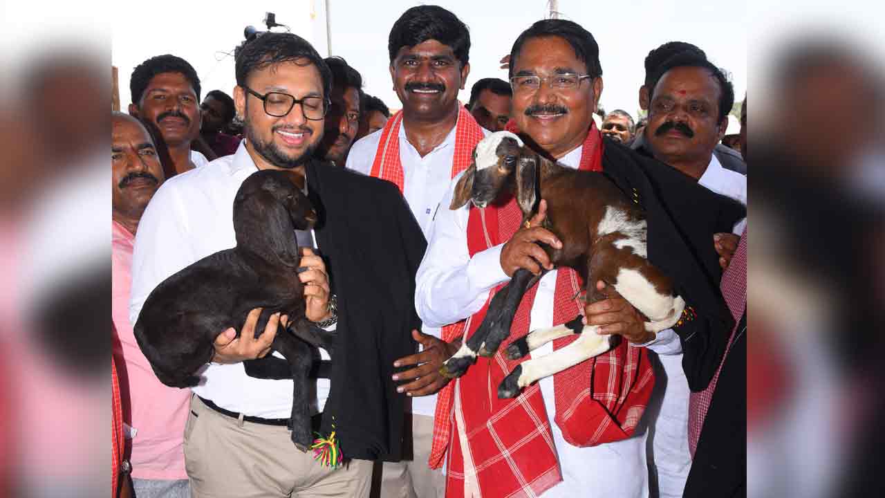 సబ్బండ వర్గాలకు సర్కారు చేయూత