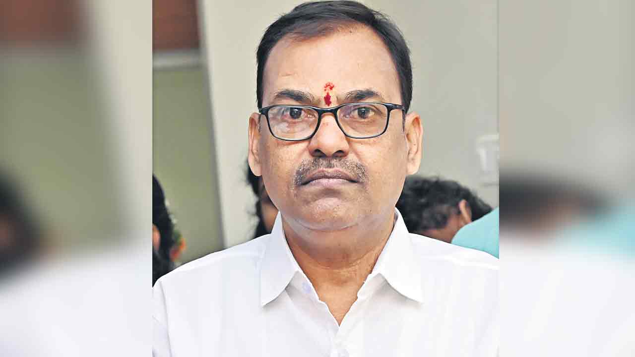 కొత్త కలెక్టరేట్లలో ఫిష్‌ క్యాంటీన్లు: పిట్టల రవీందర్‌